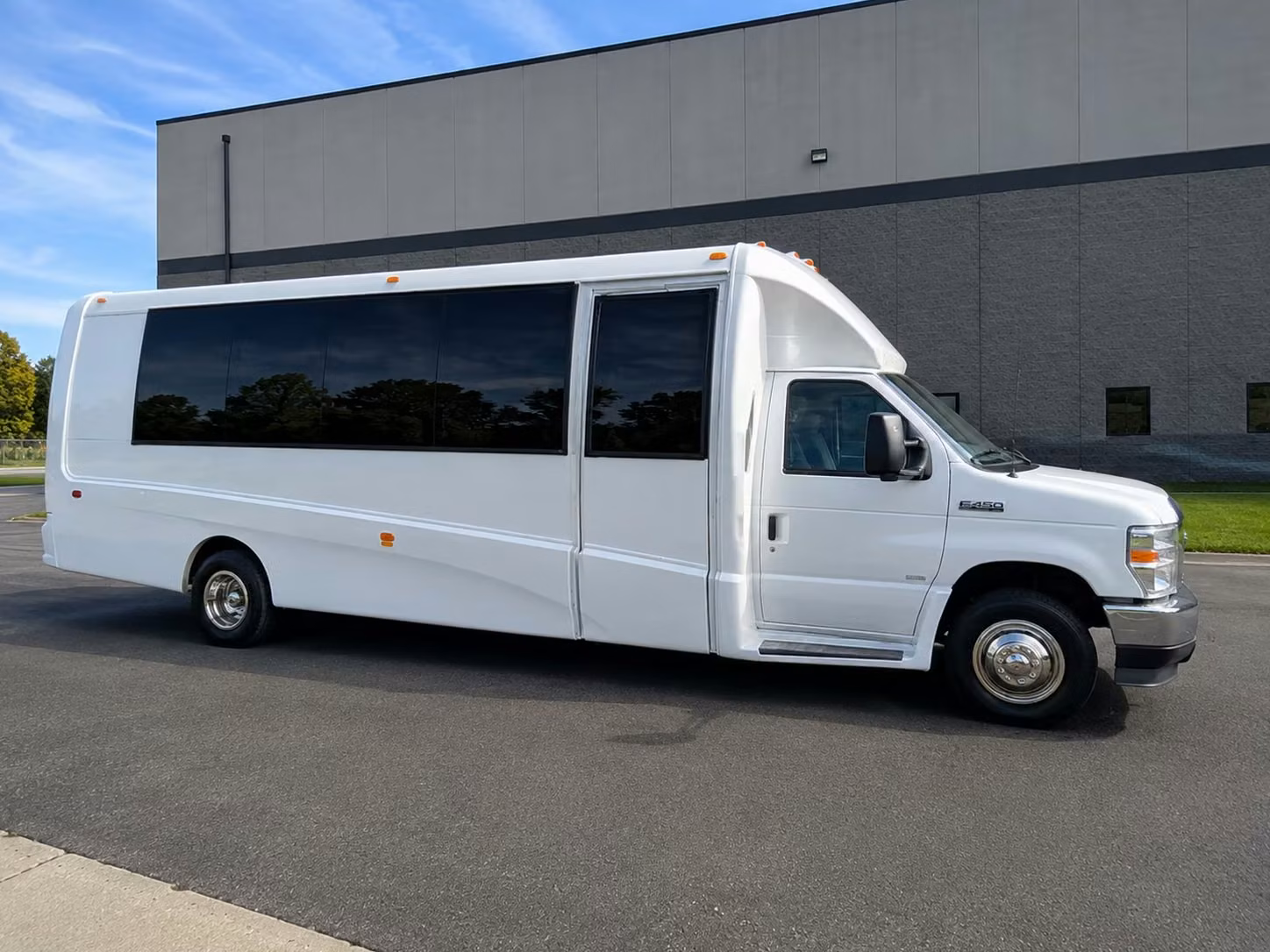 minibus rentals for smaller waterbury classroom groups